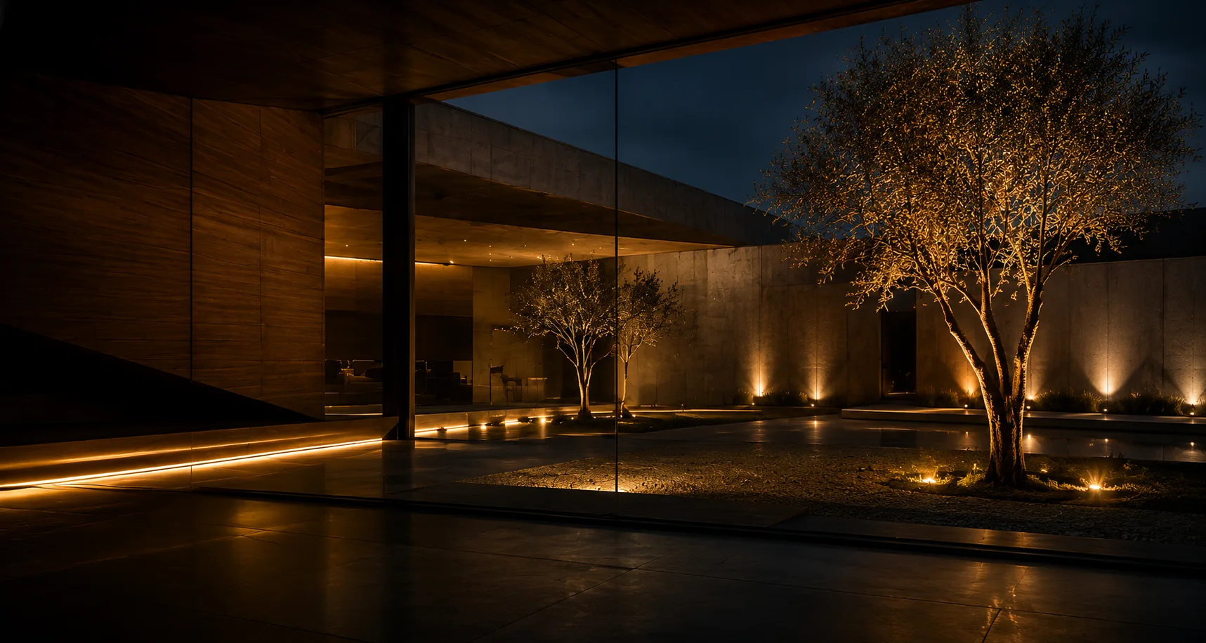 Luz natural proyectada sobre una superficie arquitectónica